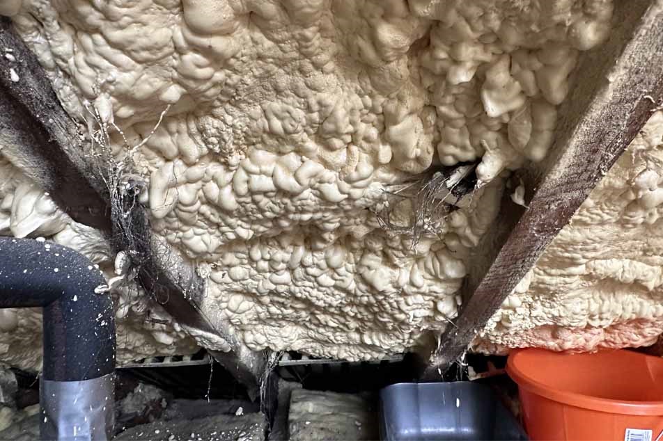 Sprayedfoamappliedtoroof